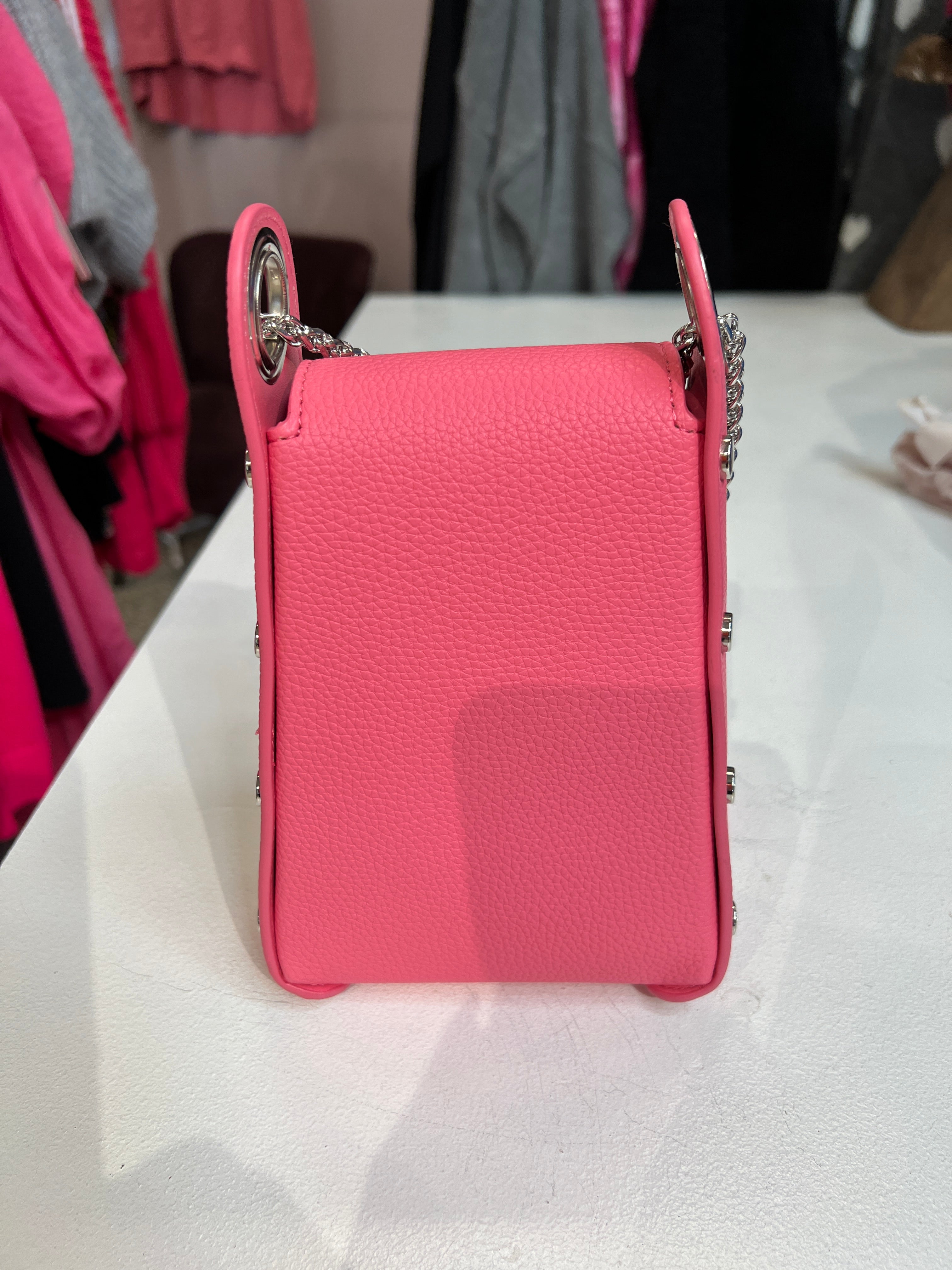 Layla - Cool liten väska med silverkedja och bi-försegling